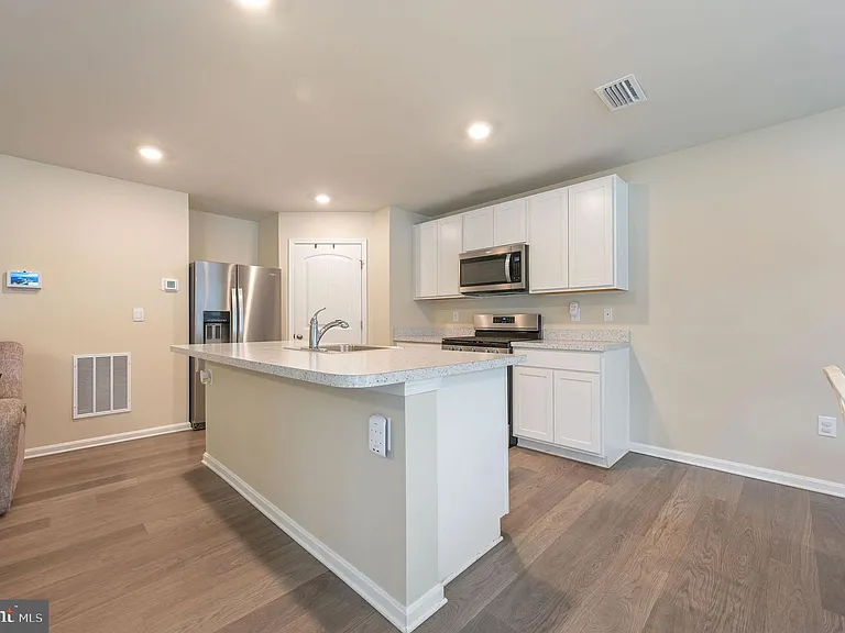 504 Currant Cir — Photo 6