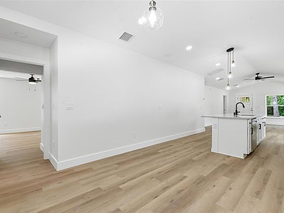 3rd image of 3837 44TH AVENUE N