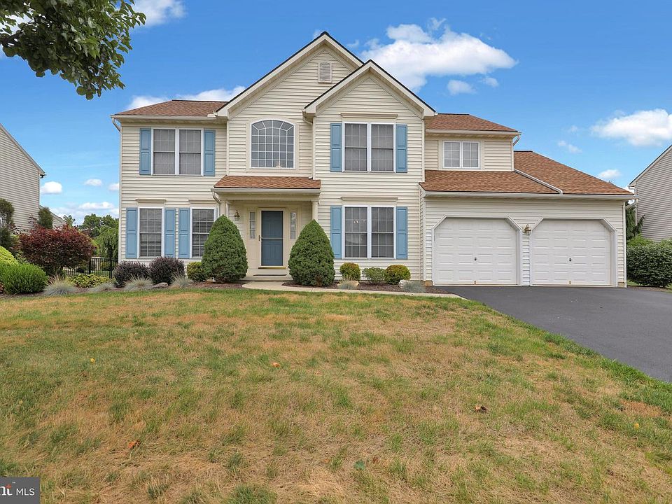 1st image of 111 Running Creek Dr