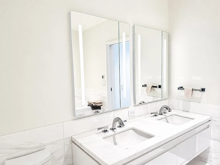 150 Seaport Blvd #20G — Photo 12