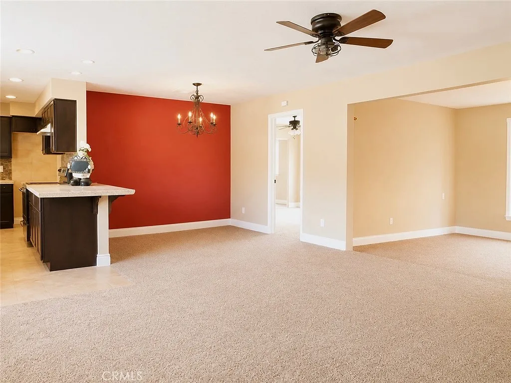 3 bed, 2100 sqft, $4,200 — Photo 2