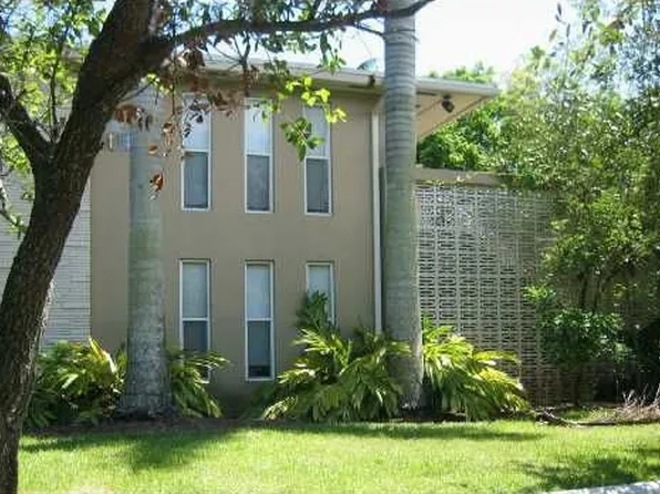 6330 SW 79th St APT 22, South Miami, FL 33143