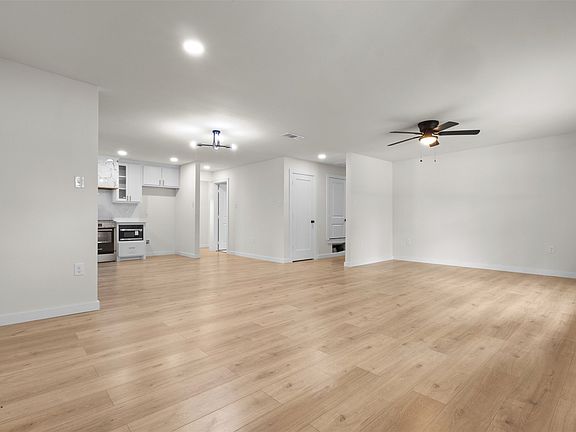 5th image of 425 Browning Dr