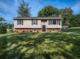 3104 Buckingham Dr, Johnson City, TN 37604