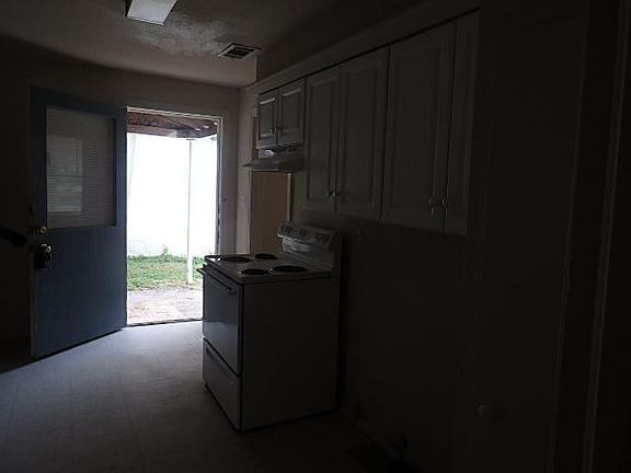 4th image of 4824 Birchman Ave
