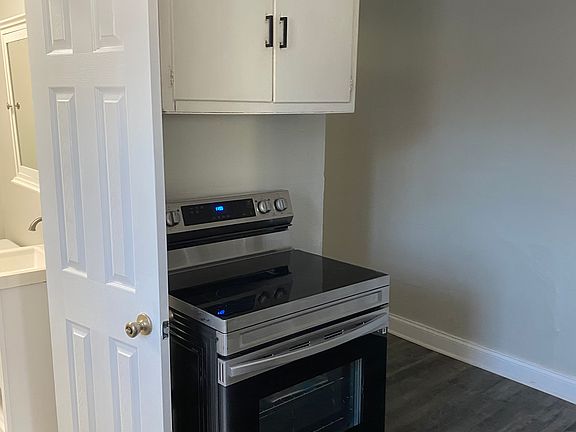 4th image of 521 N Main St #521