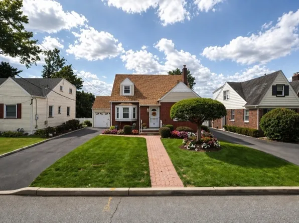 59 Pershing Rd, Clifton City, NJ 07013