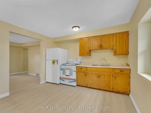 2 King St, Quinte West, ON
