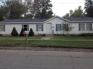 319 Fulton St, Buchanan, MI 49107