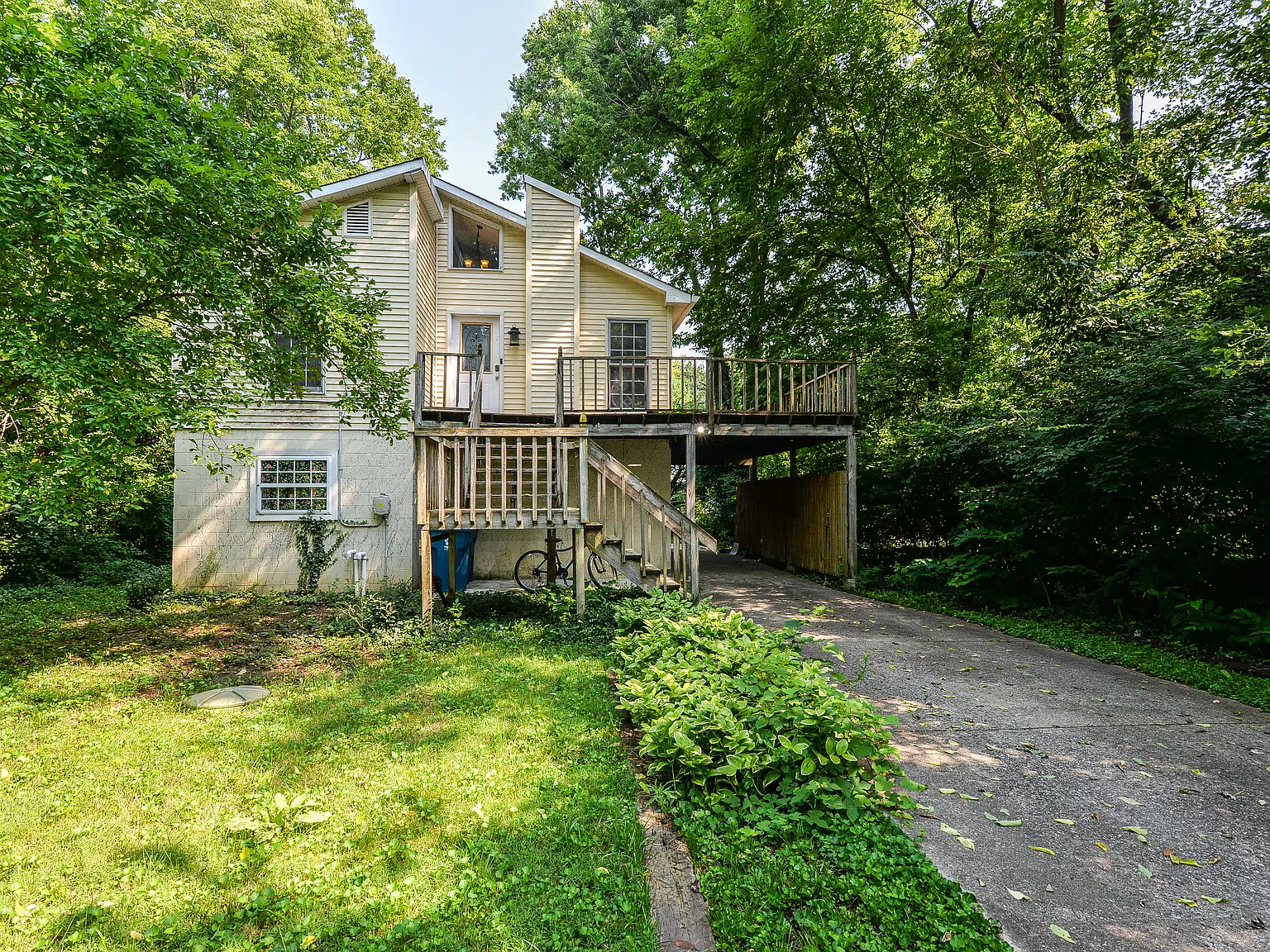 2 bed, 1000 sqft, $1,500 — Photo 1