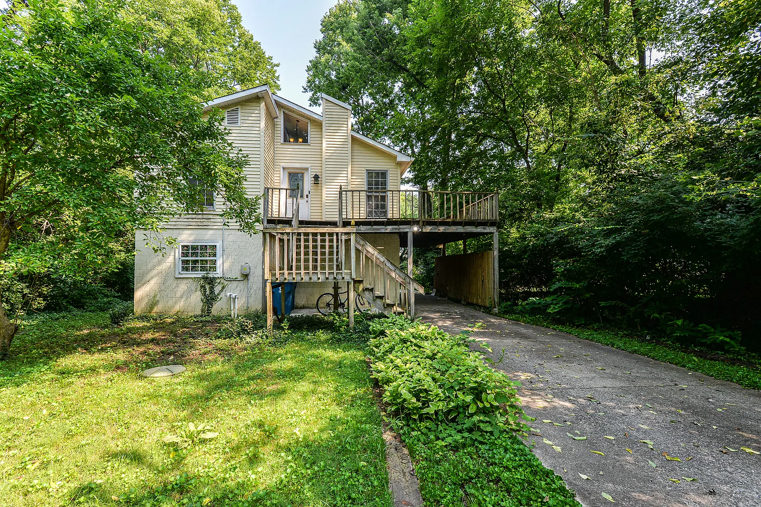 2520 Beach Ave photo 1