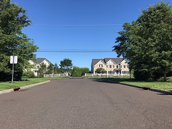 4th image of 1 London Ct
