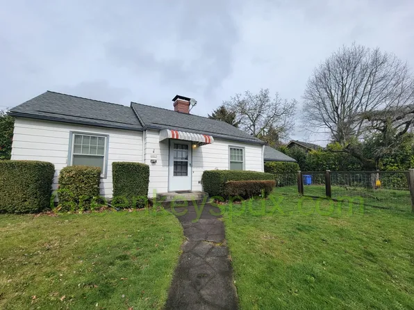 2011 SE Lambert St, Portland, OR 97202