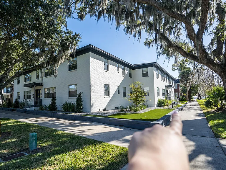 2160 Riverside Ave #7 — Photo 41
