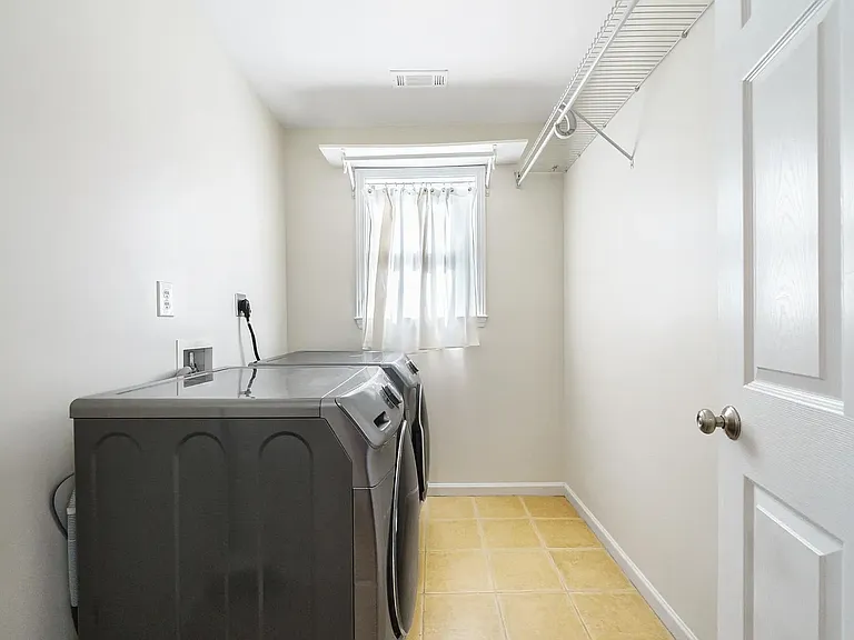 1253 Oak Grove Ave — Photo 21