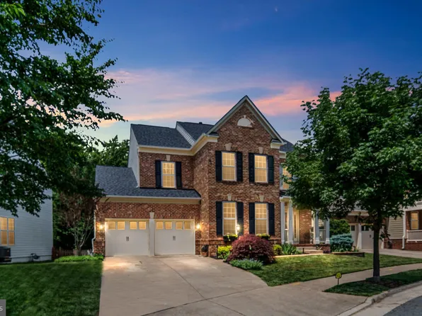 1204 Walker Dr, Fredericksburg, VA 22401