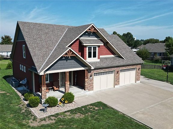 3rd image of 701 Lightner Cir