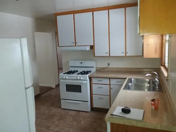 3275 Cannon St, Hastings, MN 55033