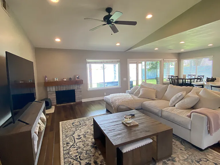 815 W Citron St — Photo 3