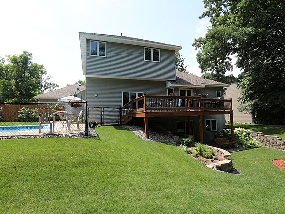 4th image of 25419 Greenwood Ct