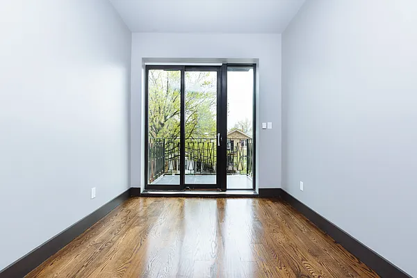 Rented by Nooklyn NYC LLC | media 52