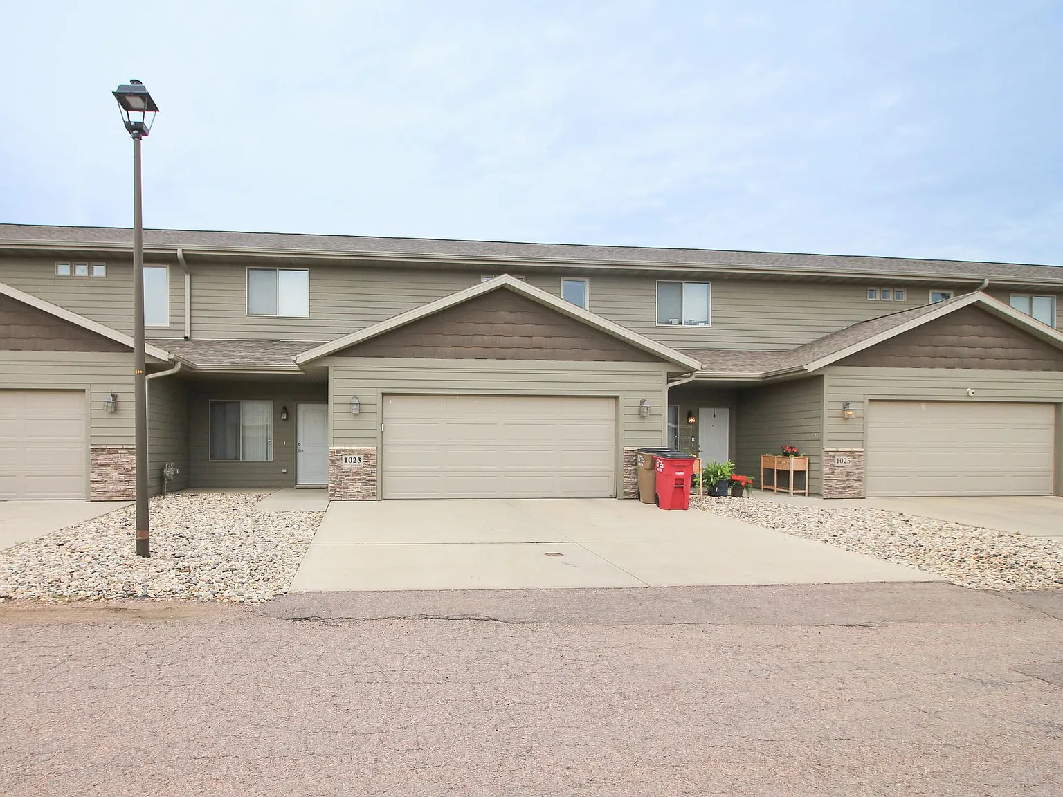 Tanner Court Estates -3 bed units townhouses in Tea, SD! - No available units until August 1, 2026 — Photo 1