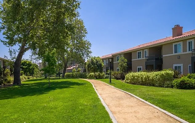 7525 Charmant Dr — Photo 3