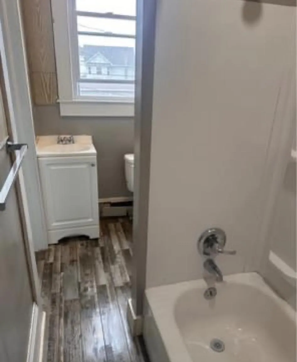 2 bed, 850 sqft, $950 — Photo 4