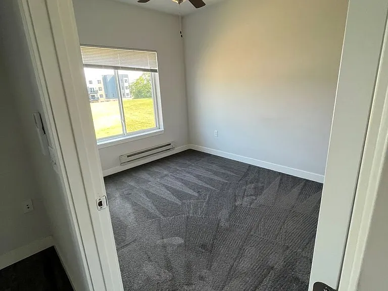 Cottage Grove Commons: Limestone — Photo 6