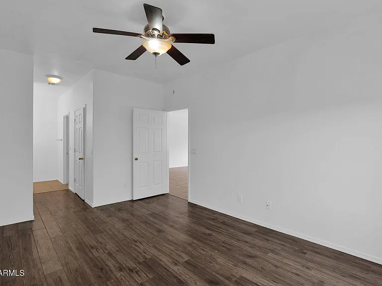 5820 S 26th Pl — Photo 14