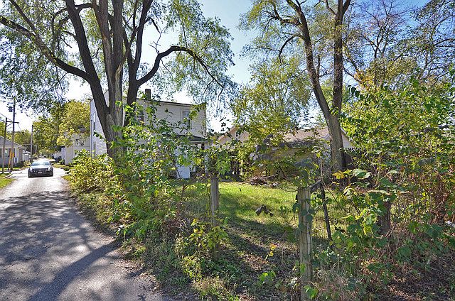 2nd image of 826 W Washington St