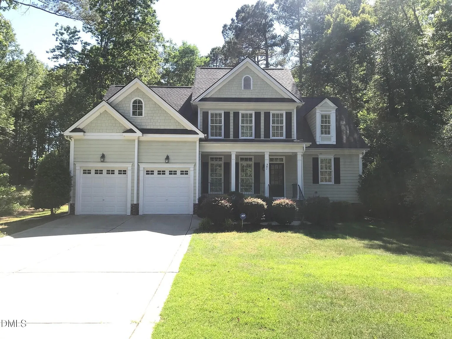 3 bed, 2.5 bath, 2420 sqft, $2,300 — Photo 1