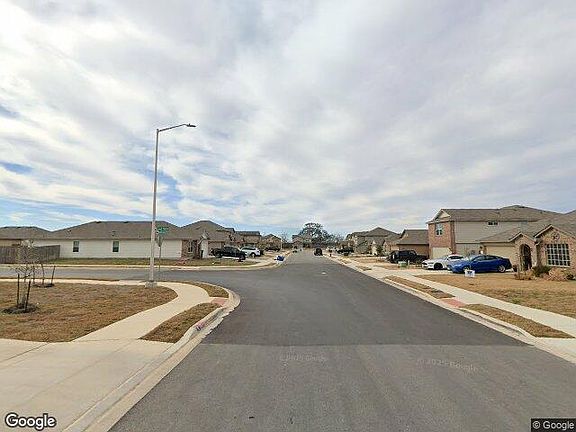 Exterior Neighborhood (street photo)