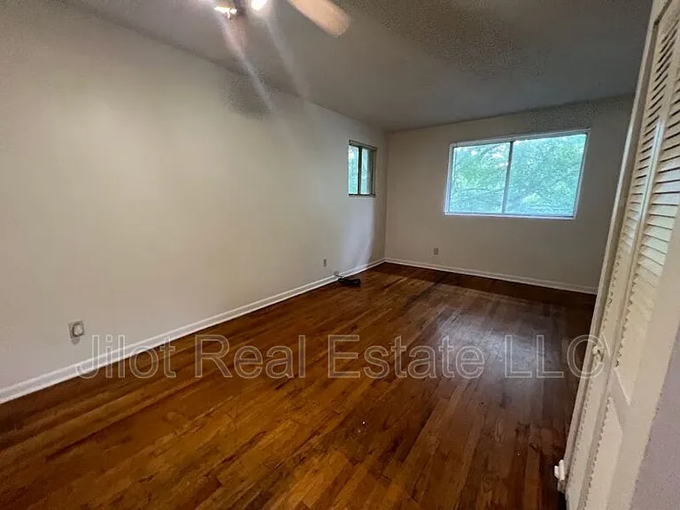 496 Holderness St SW #18 — Photo 12