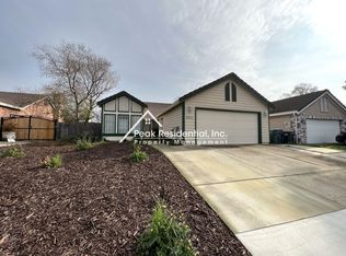 8025 Parkgate Way, Sacramento, CA 95828