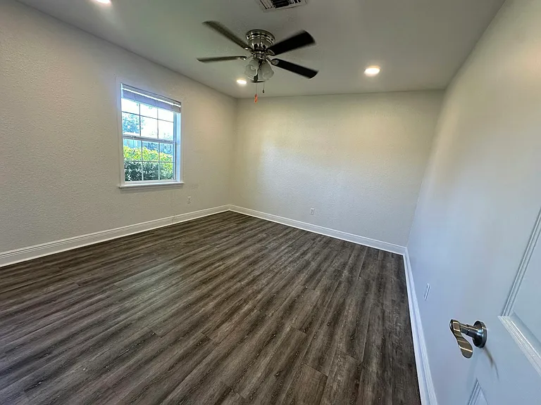 116 Felicia Dr — Photo 4