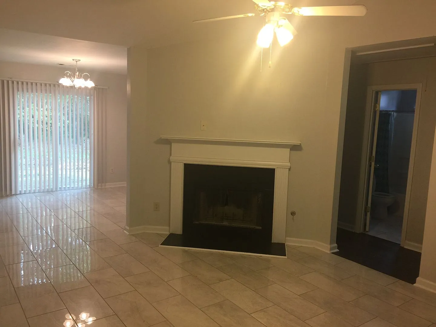 Charming 3BR House in Hampton — Photo 3