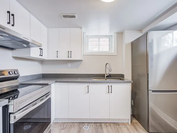 59 Wolseley St #Basement, Toronto, ON M5T 1A4