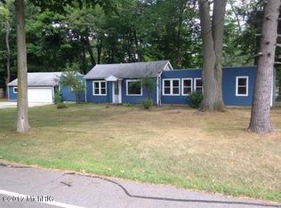 1628 Porter Rd, Norton Shores, MI 49441