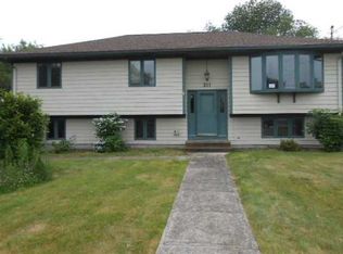 211 Bridle Way, Tiverton, RI 02878