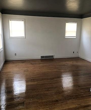 3rd image of 14945 Longview St
