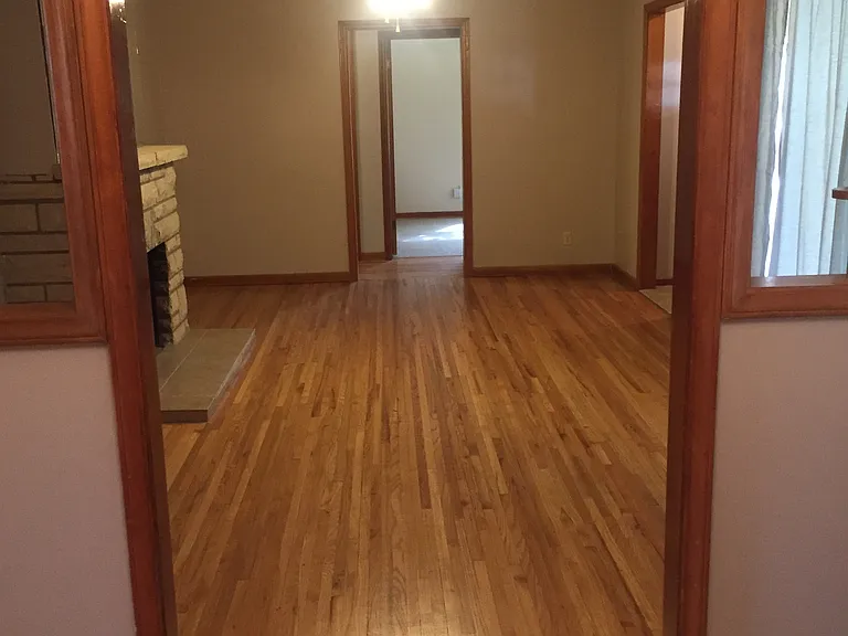 2634 N Clarence Ave — Photo 24