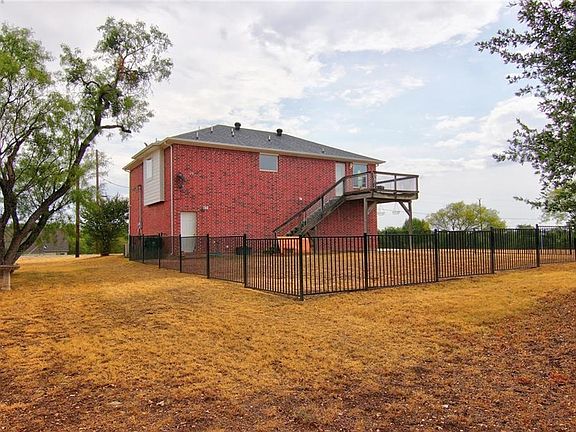 3rd image of 37052 Woodacre Dr