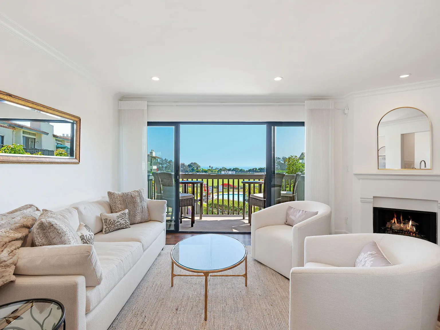 3 bed, 2.0 bath, $6,800 — Photo 2