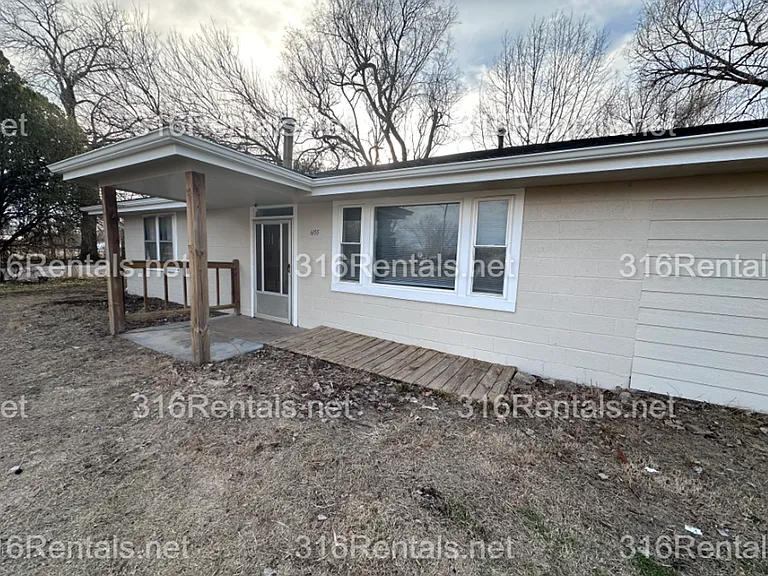 6155 S Hydraulic St — Photo 1
