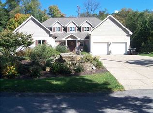 9544 Harmony Dr, Pittsburgh, PA 15237