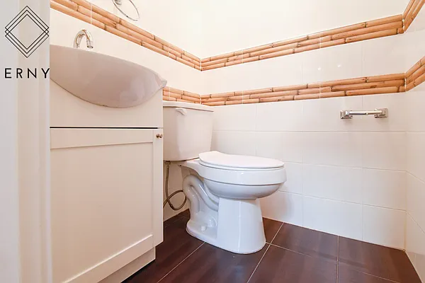 Rented by ERNY LLC | media 26