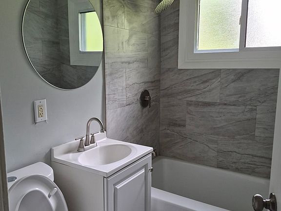 5th image of 741 E 48th Pl