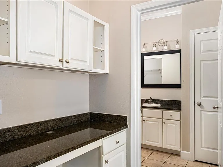 Puller Place Apartments — Photo 18