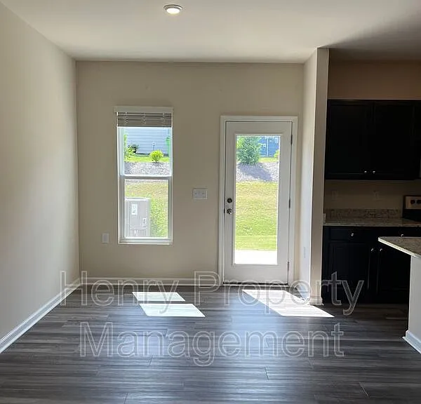 839 McKenzie Park Ter — Photo 3